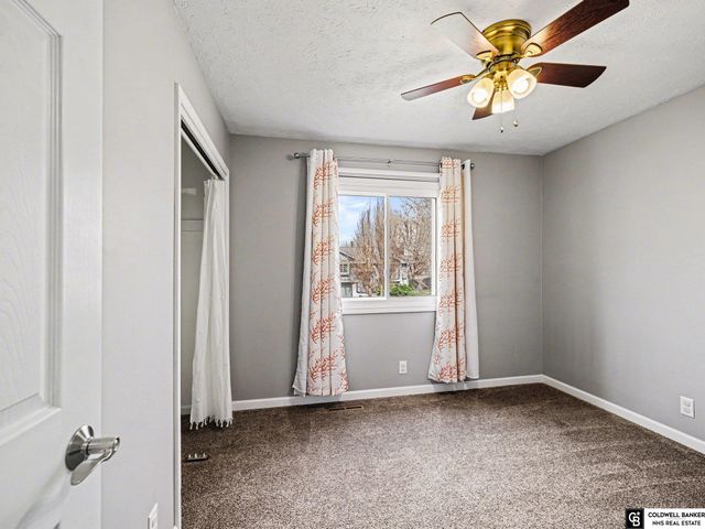 13202 S 33 Street, Bellevue, NE 68123