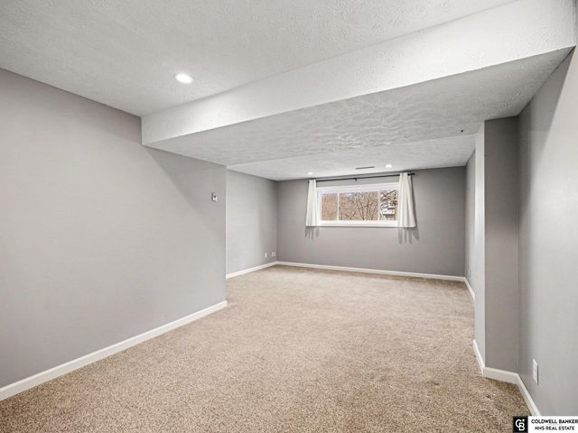 13202 S 33 Street, Bellevue, NE 68123