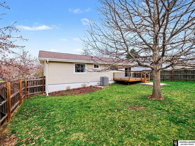 13202 S 33 Street, Bellevue, NE 68123