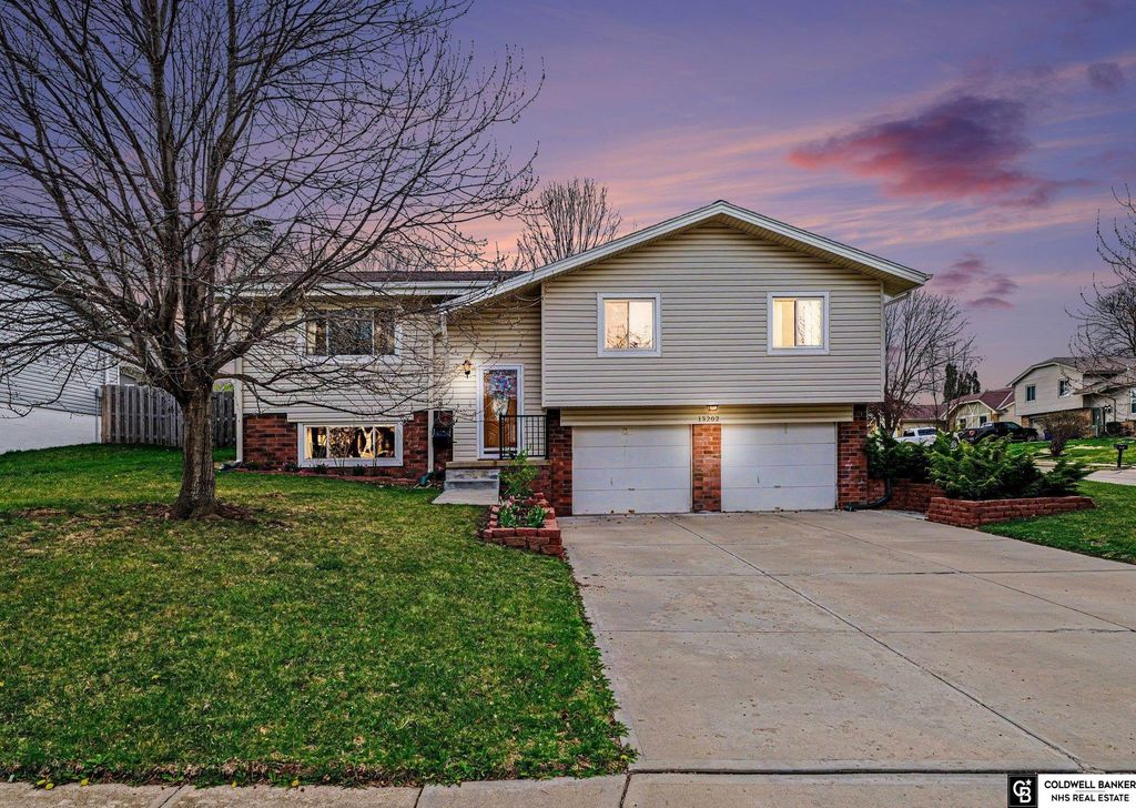 13202 S 33 Street, Bellevue, NE 68123