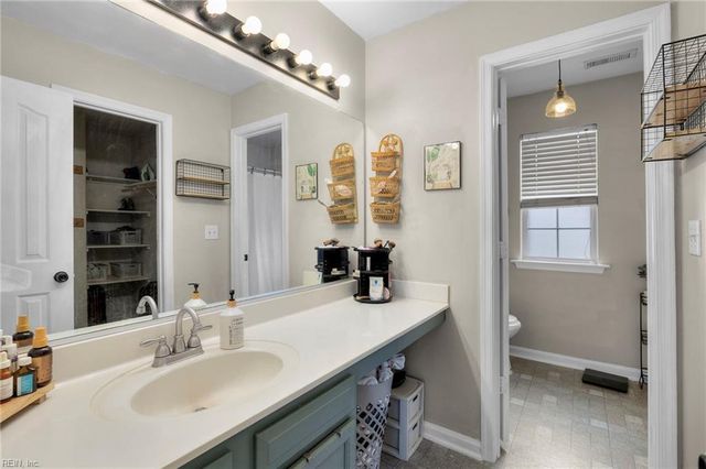 407 Kings GATE, Chesapeake, VA 23320