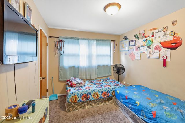 8301 Siesta Way, Louisville, KY 40219