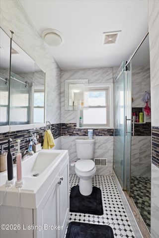 8301 Siesta Way, Louisville, KY 40219
