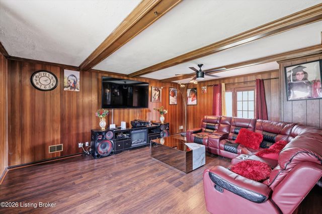 8301 Siesta Way, Louisville, KY 40219
