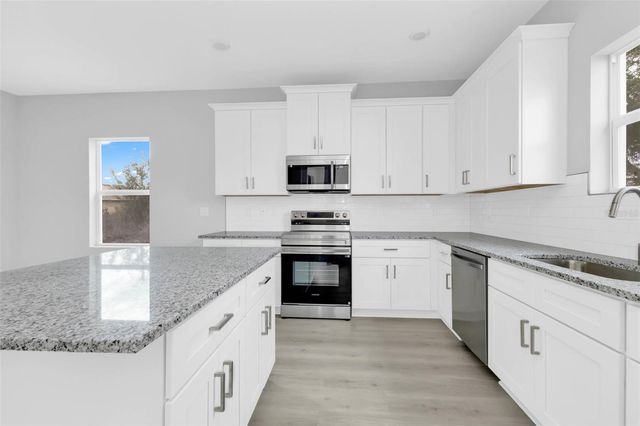 405 LOVELAND BOULEVARD, Port Charlotte, FL 33954