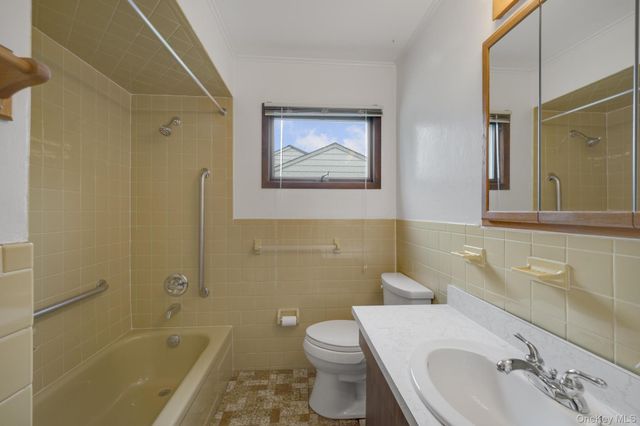 22 Heath Lane, East Northport, NY 11731