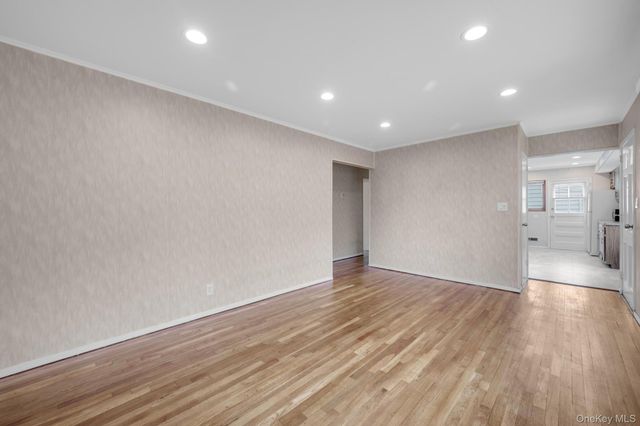 22 Heath Lane, East Northport, NY 11731