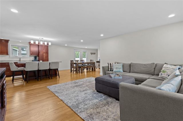 23 Southwood Drive, Cumberland, RI 02864
