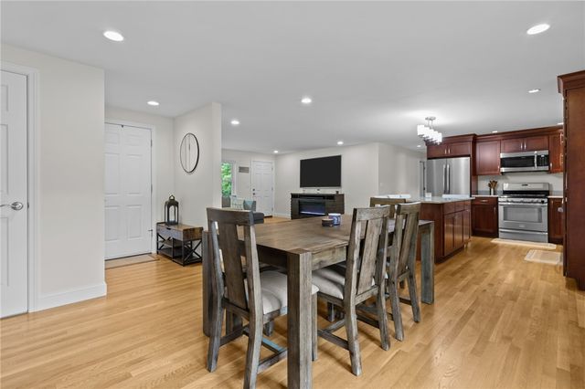 23 Southwood Drive, Cumberland, RI 02864