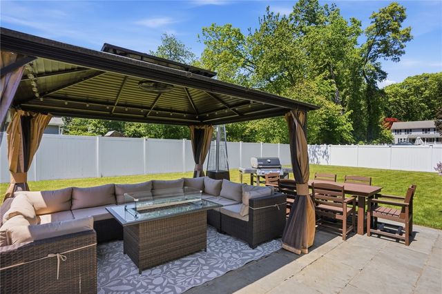 23 Southwood Drive, Cumberland, RI 02864