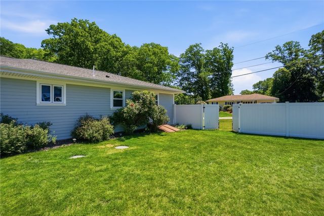 23 Southwood Drive, Cumberland, RI 02864