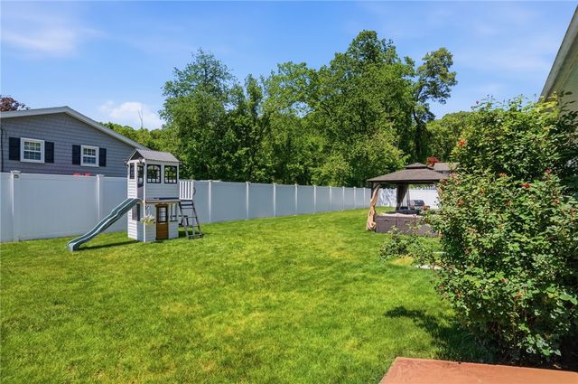 23 Southwood Drive, Cumberland, RI 02864