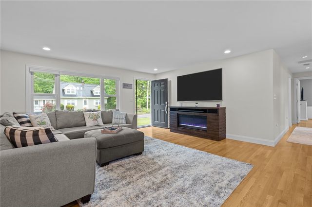 23 Southwood Drive, Cumberland, RI 02864