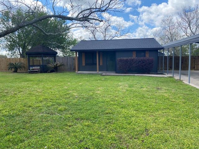 614 S Erwin St, Brazoria, TX 77422