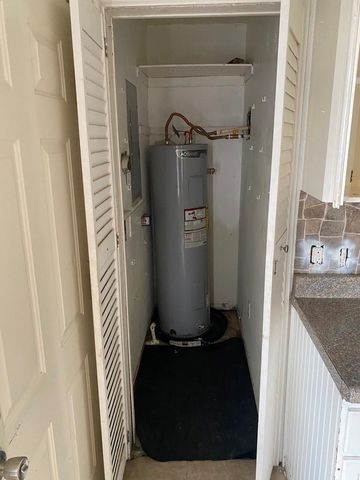 614 S Erwin St, Brazoria, TX 77422