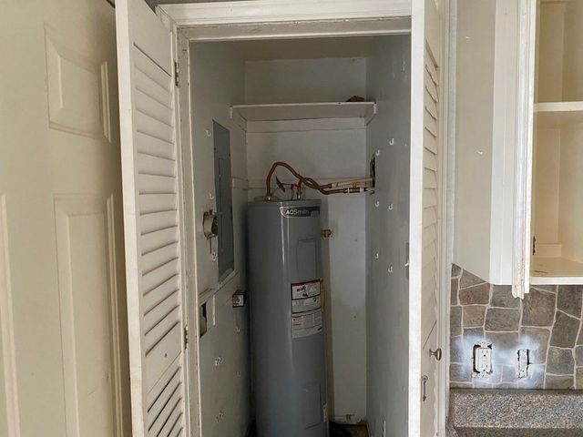 614 S Erwin St, Brazoria, TX 77422