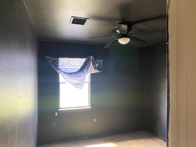 614 S Erwin St, Brazoria, TX 77422