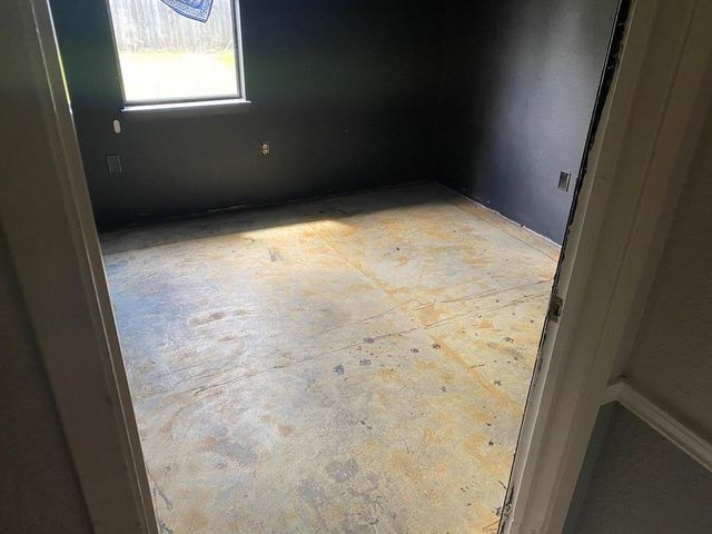 614 S Erwin St, Brazoria, TX 77422