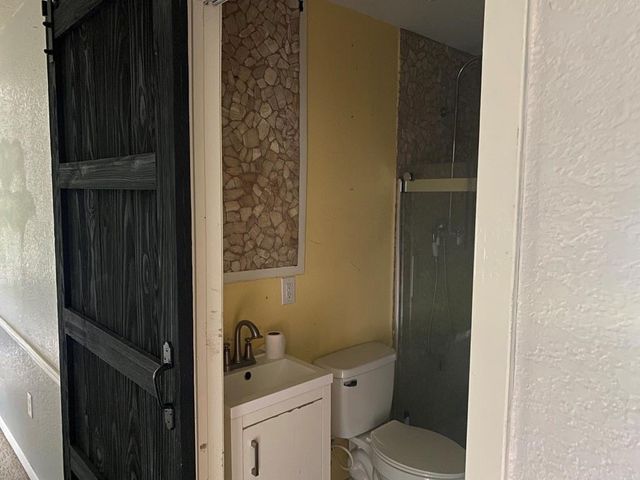 614 S Erwin St, Brazoria, TX 77422