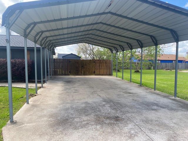 614 S Erwin St, Brazoria, TX 77422