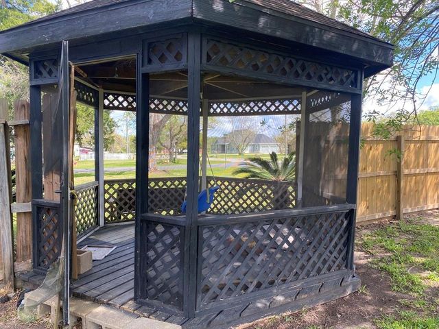 614 S Erwin St, Brazoria, TX 77422