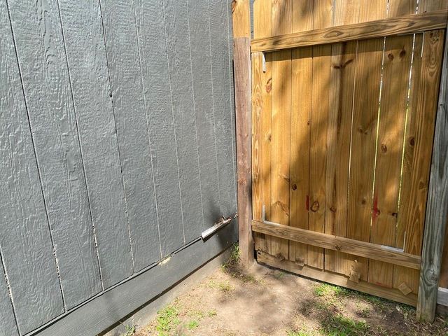 614 S Erwin St, Brazoria, TX 77422