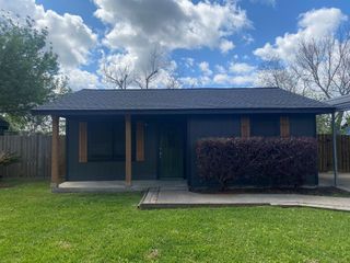 614 S Erwin St, Brazoria, TX 77422