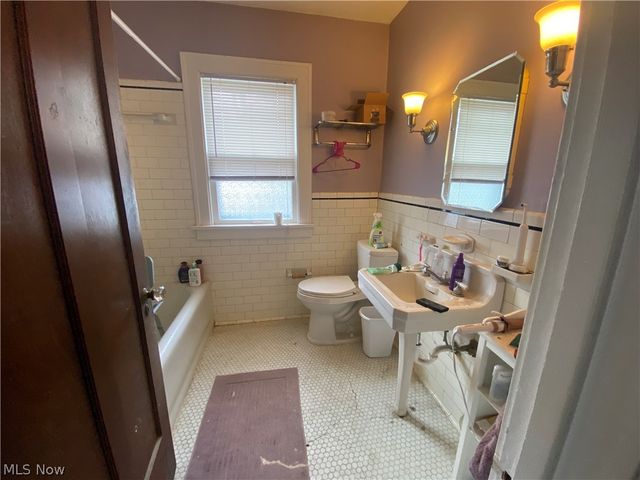 3340 E Fairfax Road, Cleveland Heights, OH 44118