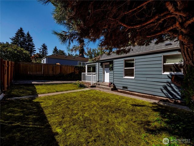 12015 69th Avenue S, Seattle, WA 98178