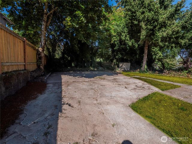 12015 69th Avenue S, Seattle, WA 98178