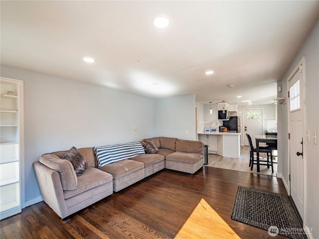 12015 69th Avenue S, Seattle, WA 98178