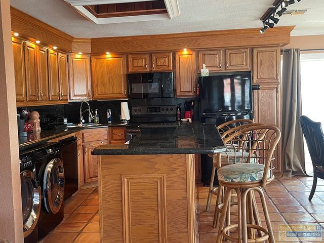 921 Bass Ave, Port Isabel, TX 78578