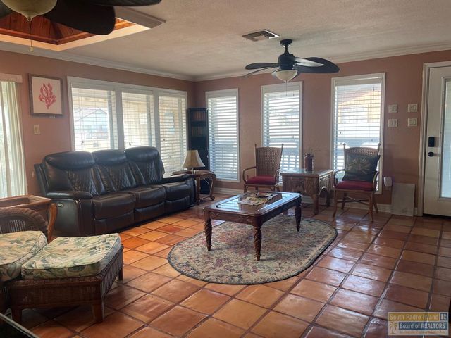 921 Bass Ave, Port Isabel, TX 78578