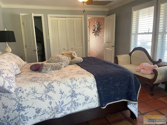 921 Bass Ave, Port Isabel, TX 78578