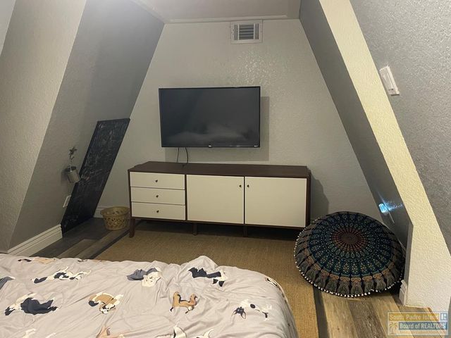 921 Bass Ave, Port Isabel, TX 78578