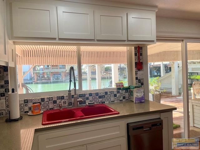 921 Bass Ave, Port Isabel, TX 78578