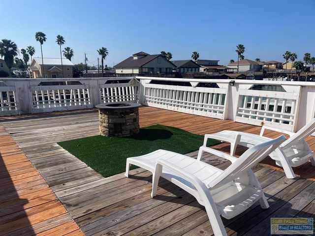 921 Bass Ave, Port Isabel, TX 78578