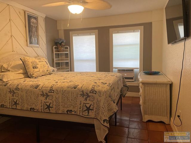 921 Bass Ave, Port Isabel, TX 78578