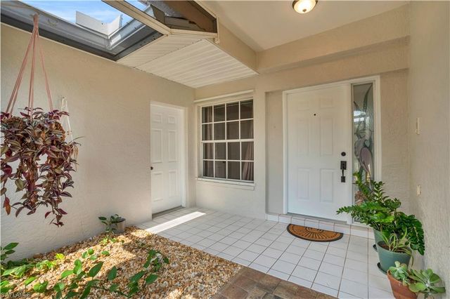6612 Merryport LN, Naples, FL 34104