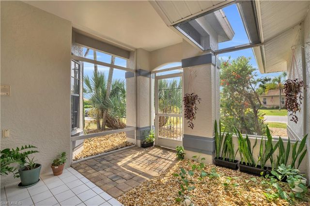 6612 Merryport LN, Naples, FL 34104