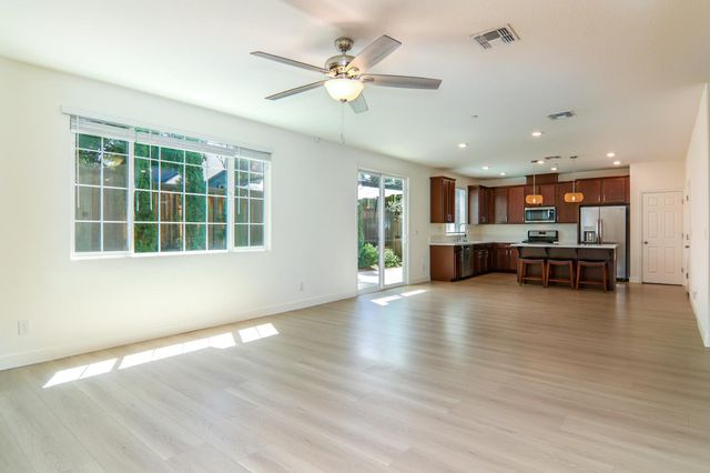 4526 Gray Lodge Loop, Rocklin, CA 95677