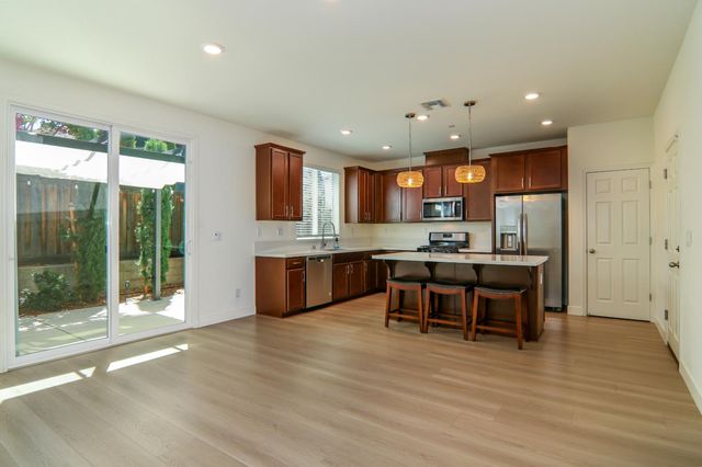 4526 Gray Lodge Loop, Rocklin, CA 95677