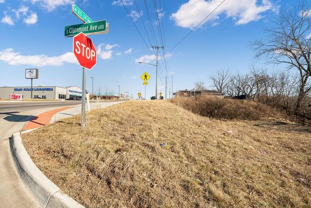 11225 E US Highway 24 Highway, Independence, MO 64054