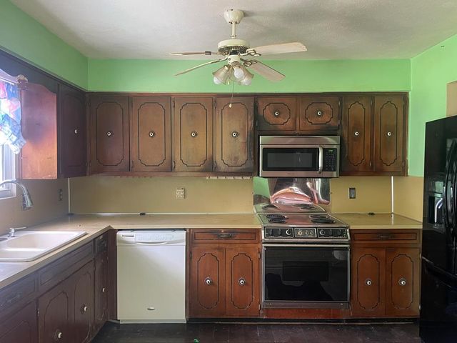49 Lake Court, Ellerslie, GA 31807