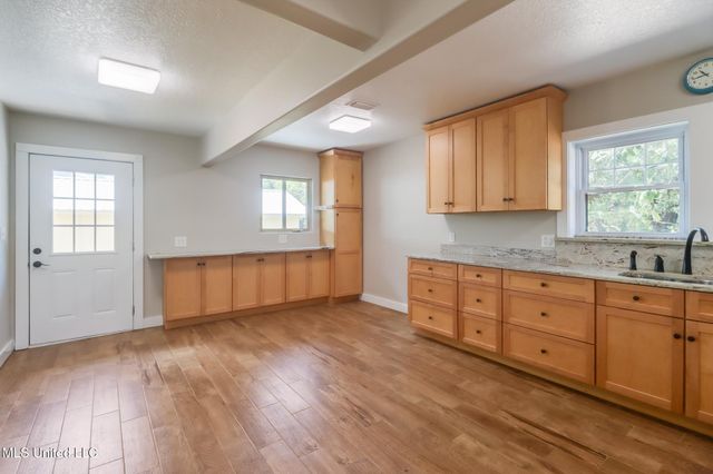 1102 Calhoun Street, Ocean Springs, MS 39564