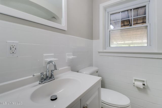 1102 Calhoun Street, Ocean Springs, MS 39564