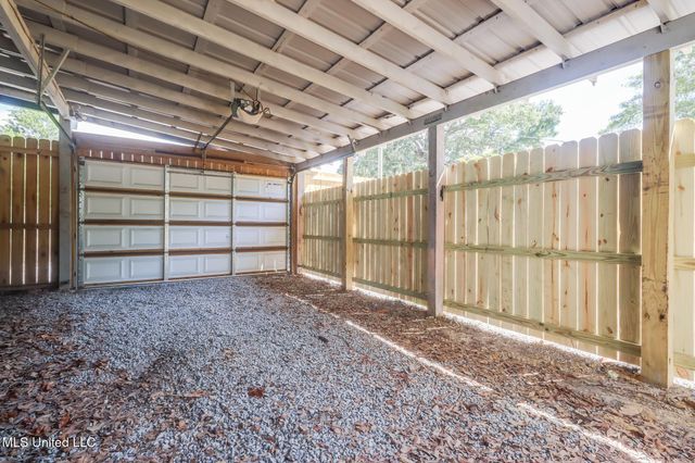 1102 Calhoun Street, Ocean Springs, MS 39564