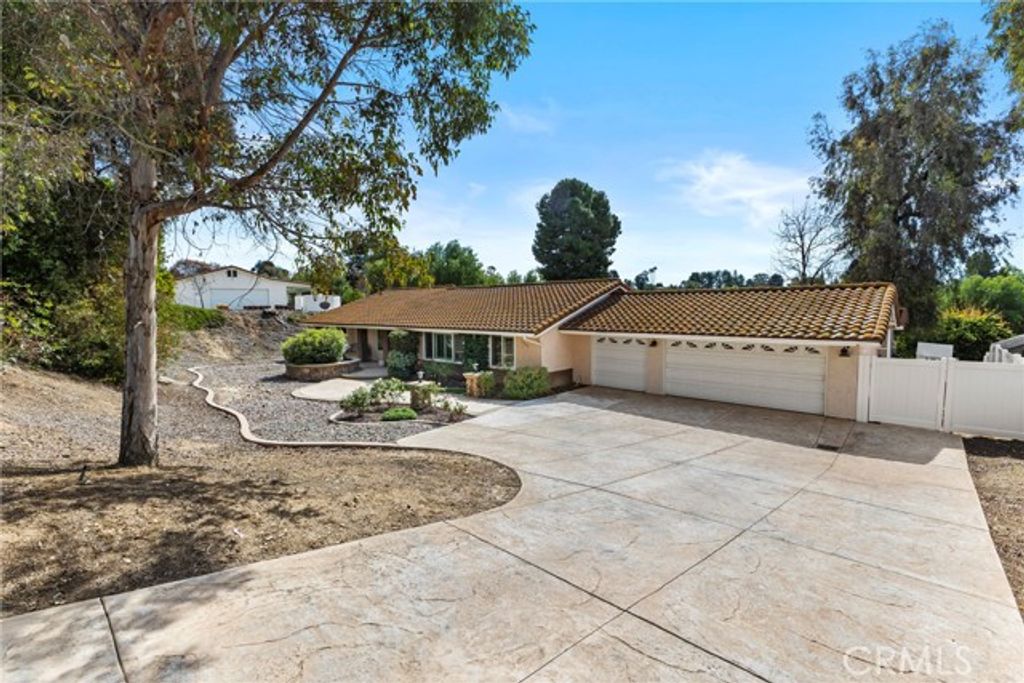31235 Calle Felicidad, Temecula, CA 92591