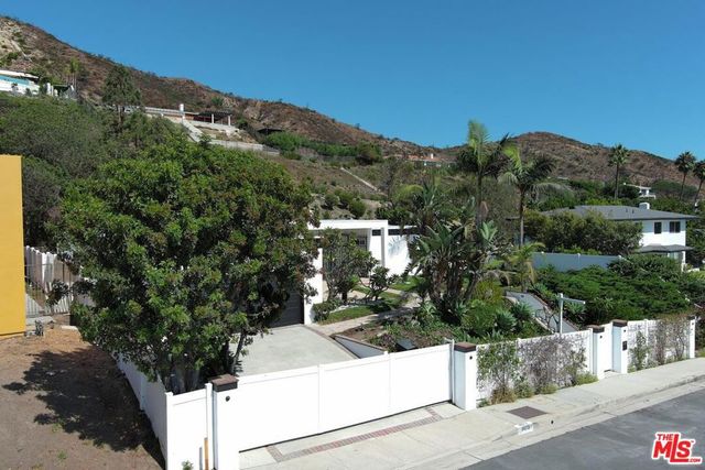 18073 Sandy Cape Drive, Pacific Palisades, CA 90272