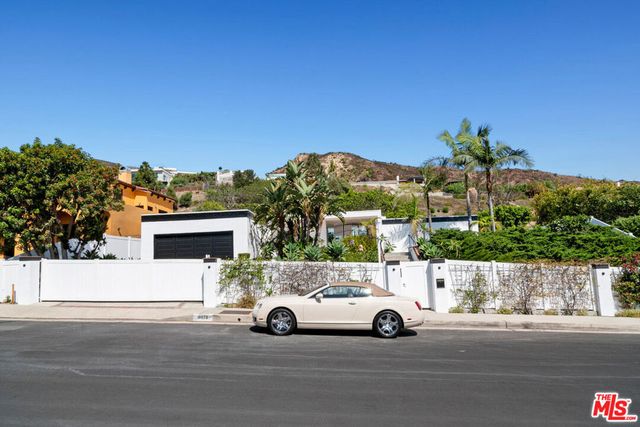 18073 Sandy Cape Drive, Pacific Palisades, CA 90272